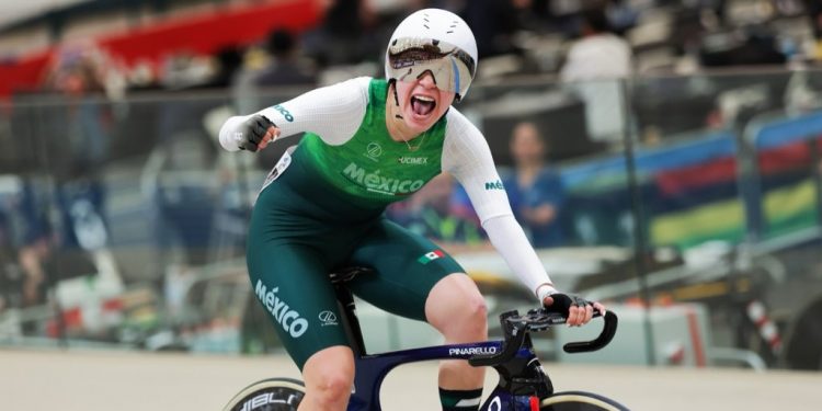 Yareli Acevedo hace historia y se convierte en campeona del mundo de ciclismo de pista