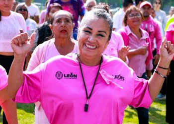 COMUDE León se suma a la lucha contra el cáncer de mama con jornada de concientización