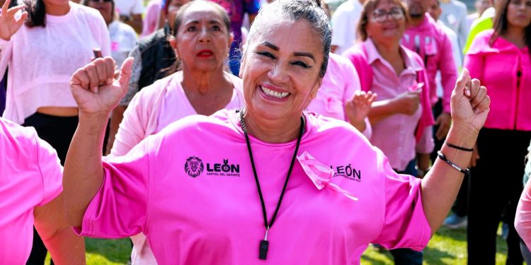 COMUDE León se suma a la lucha contra el cáncer de mama con jornada de concientización