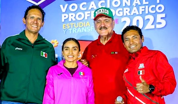 Atletas olímpicos comparten sus historias de perseverancia con jóvenes leoneses