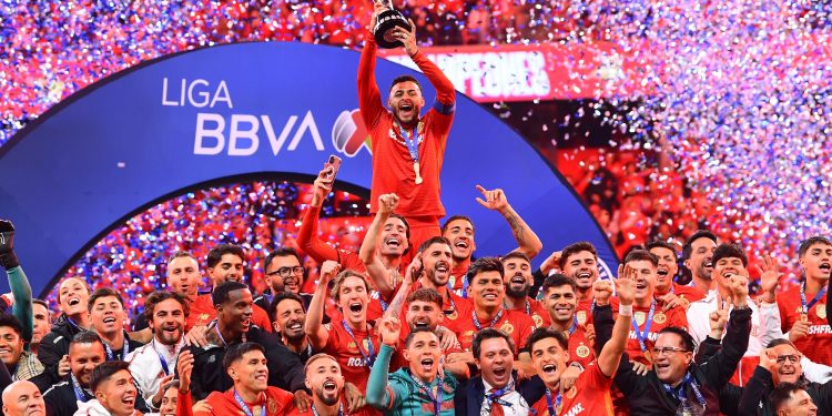 ¡Toluca es bicampeón! Los Diablos Rojos vencen a Tigres en dramática tanda de penales