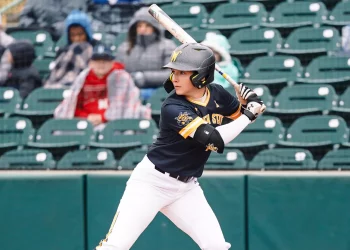 Lauren Lucas se estrena en el profesionalismo con Bravas de León