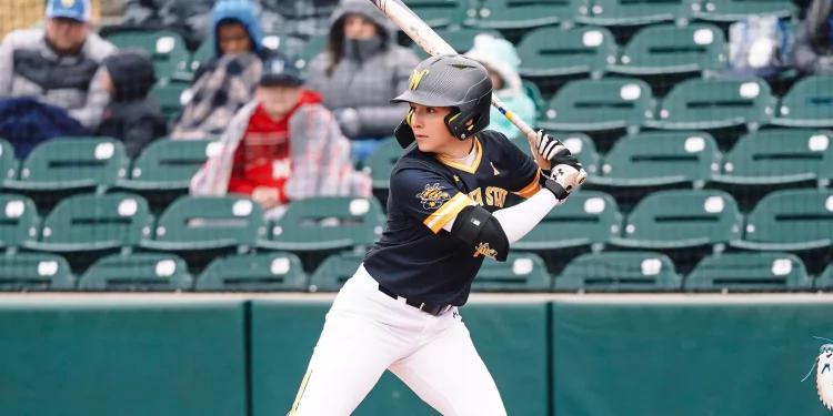 Lauren Lucas se estrena en el profesionalismo con Bravas de León