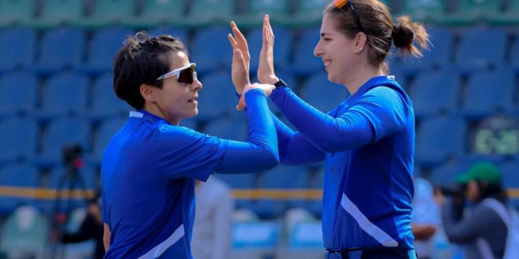 Giulia Longhi y Marta Gasparotto comandan a Italia en campamento en casa de Bravas de León