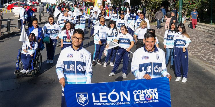 Brilla el deporte leonés en el desfile por el 450 aniversario de la ciudad de León