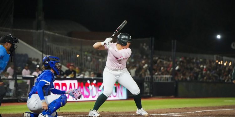 Culmina Bravas de León una histórica serie ante Italia