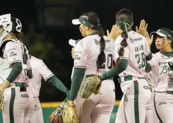 Bravas de León abre temporada con derrota ante Naranjeros Femenil