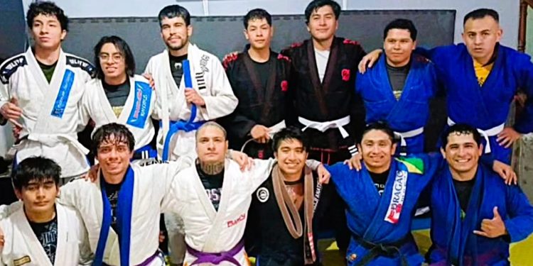 Roosters Fight Team hace historia con la primera cinta negra de jiujitsu brasileño en la capital de Guanajuato