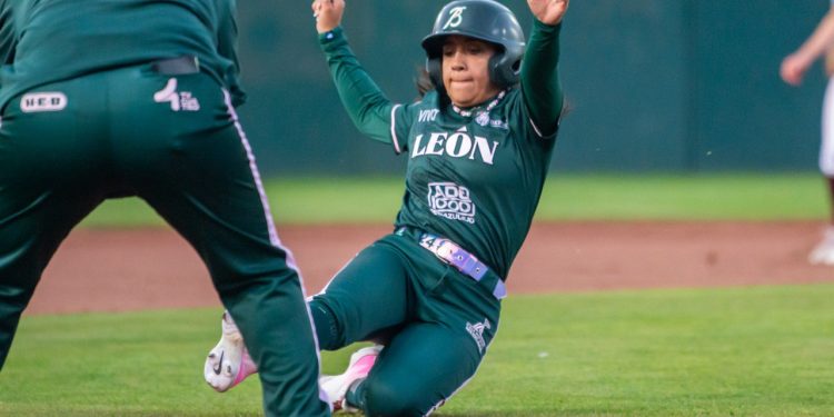 Repite Rachel García joya de pitcheo y Bravas de León vence a Algodoneras