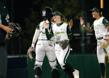Extravía Bravas de León racha positiva en casa ante Algodoneras