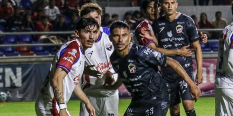 Humillados… Irapuato es goleado por Atlante en el Sergio León Chávez