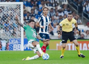 Monterrey derrota a León y profundiza la crisis esmeralda