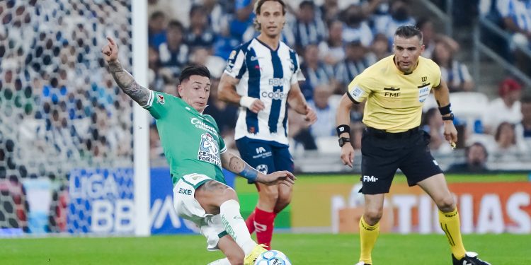 Monterrey derrota a León y profundiza la crisis esmeralda