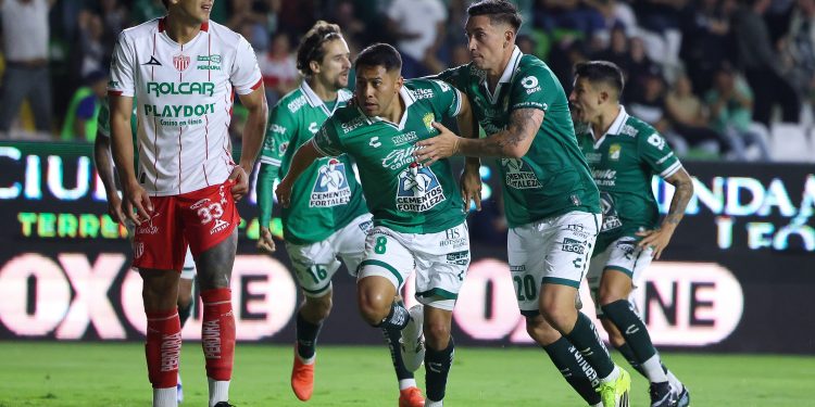 León le mete riñones y le da la vuelta para vencer a Necaxa