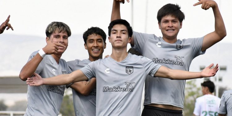 Magos del Rincón se afianza en la cima con goleada en casa de Necaxa