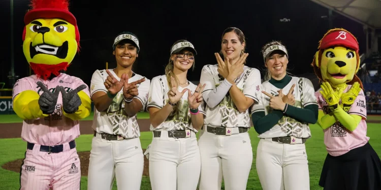 Sobresalen peloteras de Bravas de León en el Juego de Estrellas de la LMS