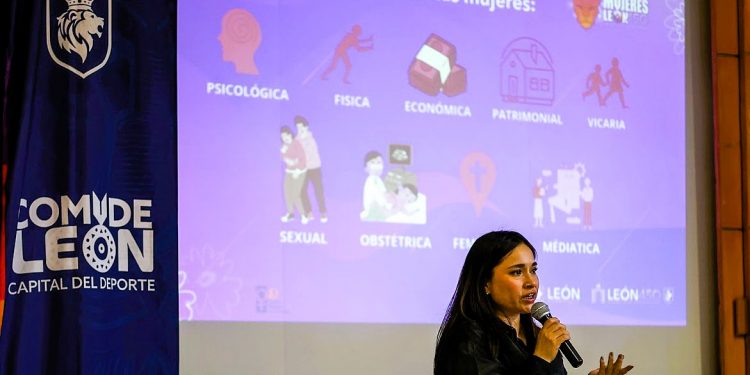 COMUDE León lleva la lucha contra la violencia al deporte