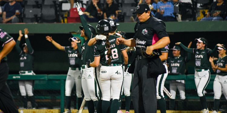 Bravas de León vence a Veracruz y se juega su pase a playoffs en el último juego