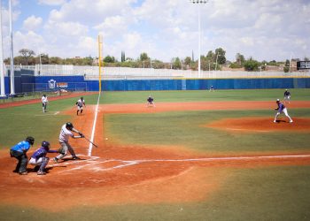 Bravos de León supera con holgura a Conspiradores en su primer ensayo de 2026
