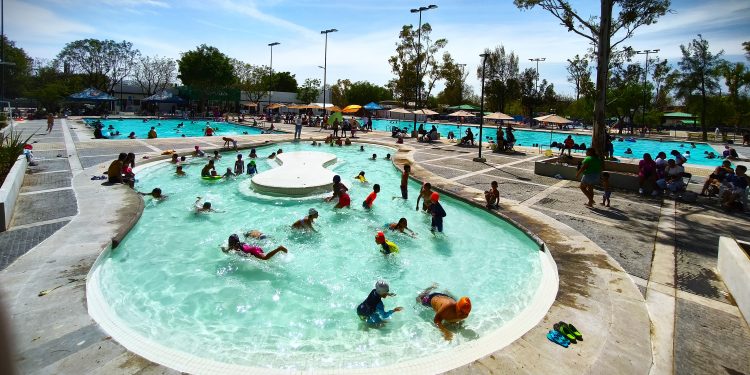 León ofrecerá acceso gratuito a sus albercas durante toda la Semana Santa 2026