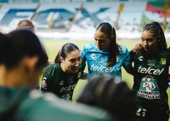 León Femenil mantiene viva la ilusión de la liguilla con goleada sobre Atlas