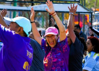 León celebra el movimiento: adultos mayores conquistan el rally deportivo con energía y alegría