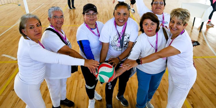 Yoga, cachibol y comunidad: León sigue en movimiento rumbo al 8 de marzo