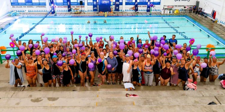 200 mujeres celebran el Día Internacional de la Mujer con deporte en León