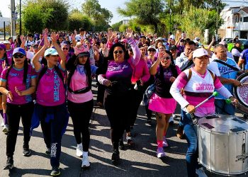 Más de mil personas caminaron en León para decir no a la violencia contra la mujer