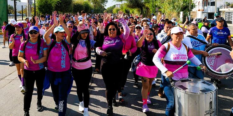 Más de mil personas caminaron en León para decir no a la violencia contra la mujer