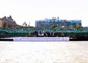 Delegación León 450 toma su foto oficial rumbo a la Olimpiada Nacional CONADE 2026