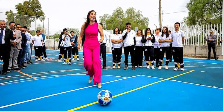 Inauguran cancha de usos múltiples en el CESEE con inversión de 2.2 millones de pesos