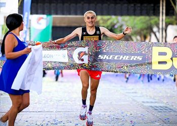 El atleta cuevanense Francisco González Llamas se corona en el Medio Maratón BJX 2026