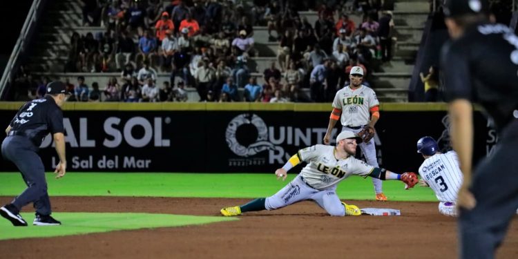 Trepidante duelo de pitcheo se decanta en contra de Bravos de León ante Tigres