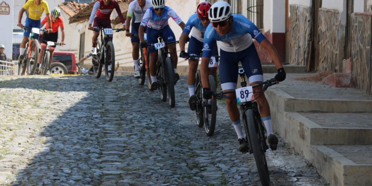 Joy Méndez y Raúl Rodríguez dan un par de platas más a Guanajuato en ciclismo