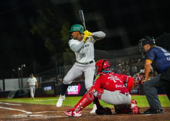 Tropieza Bravos de León ante Diablos Rojos en la Copa León 450