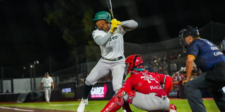 Tropieza Bravos de León ante Diablos Rojos en la Copa León 450
