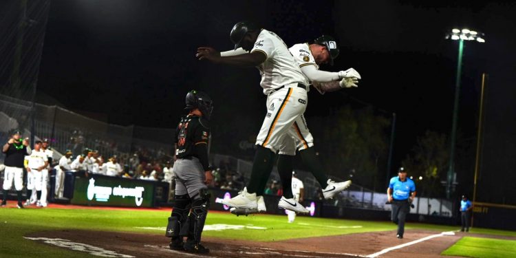 En apretada batalla, Bravos de León pierde el invicto en casa ante Guerreros