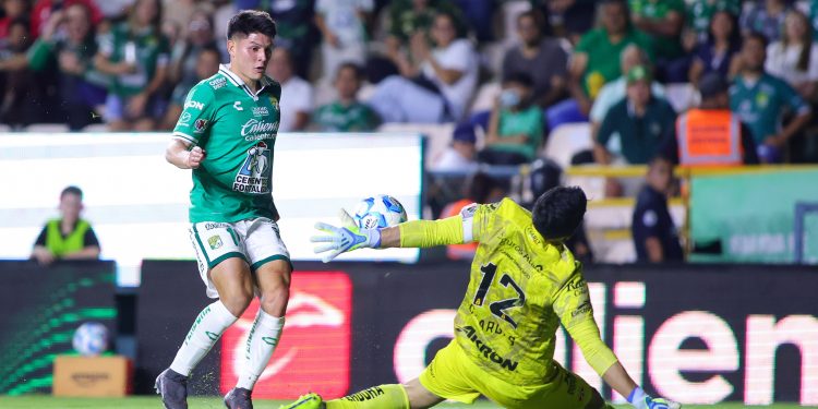 León vence a Atlas en el debut de Javier Gandolfi en casa