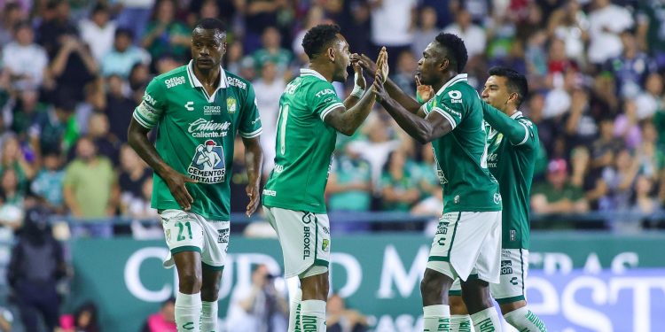 Cuatro triunfos en fila ponen a León de lleno en zona de liguilla