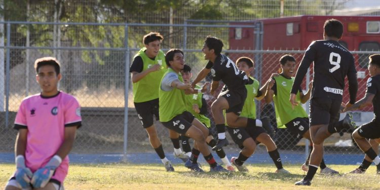 Magos del Rincón le quita racha a Fut Car; Atlético Leonés, levanta la mano para liguilla