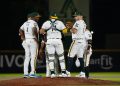 Asestan Piratas derrota a Bravos de León en noche de bombarderos