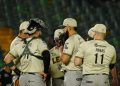 Propinan paliza a Bravos de León en duelo por la cima ante Pericos