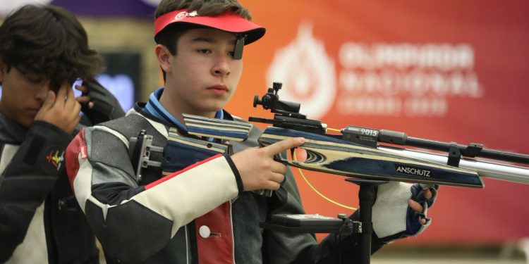 Olimpiada Nacional: Impone Derek Fernández récord nacional y se baña en oro en tiro deportivo