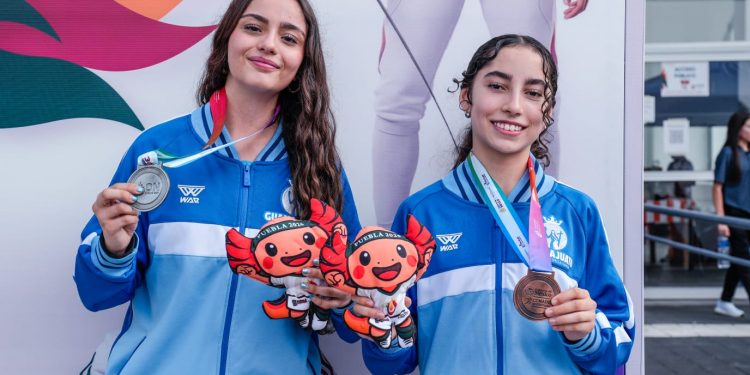 Jessica Cordero y Tania Carmona entregan medallas a Guanajuato en esgrima