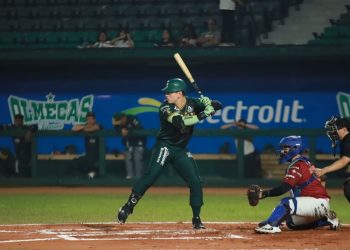 Bravos de León llega a 10 triunfos al empatar la serie en casa de Olmecas de Tabasco