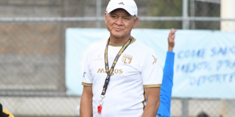 Carlos Ayala deja el banquillo de Magos del Rincón en la Liga TDP