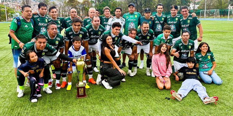RESTO UG se corona campeón del Torneo Interno «ASPAAUG Futbol Contigo» con marcador de 2-1