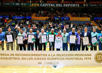 León honra a las leyendas del baloncesto mexicano