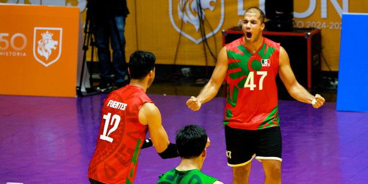 México sufre pero triunfa ante República Dominicana en cinco sets en el NORCECA Final Four